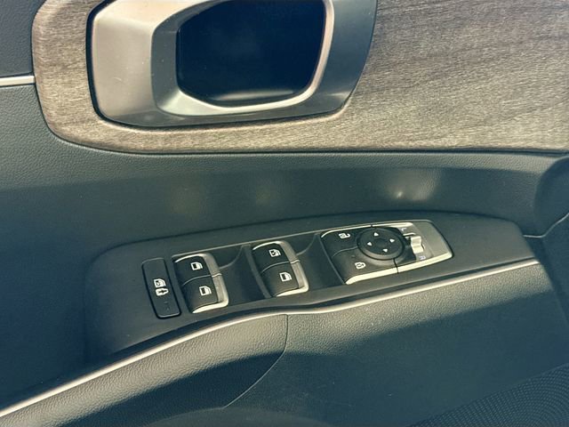 Used 2023  Kia X-Line S image 19