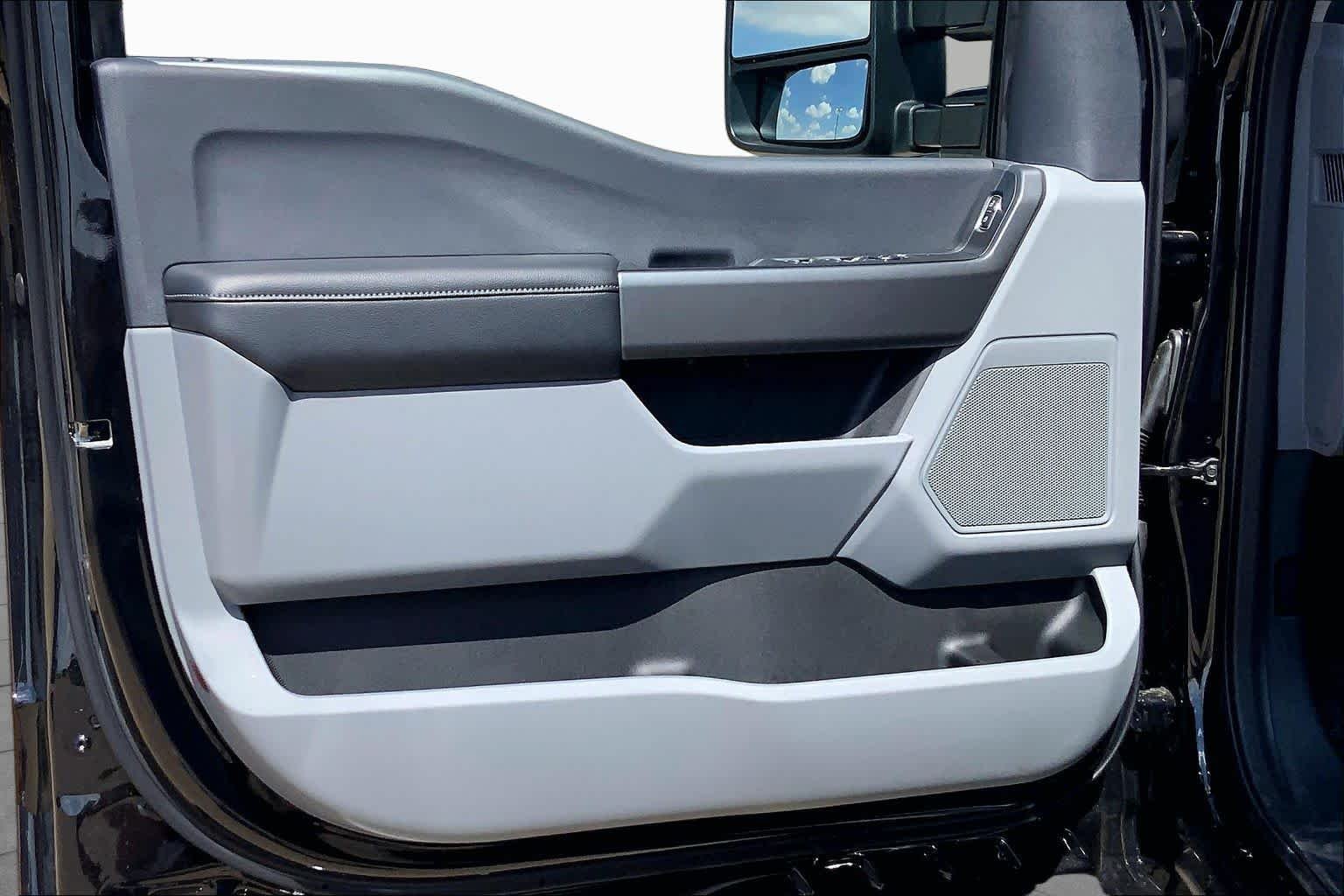 New 2026 Agate Black Metallic Ford F-250® XLT image 10