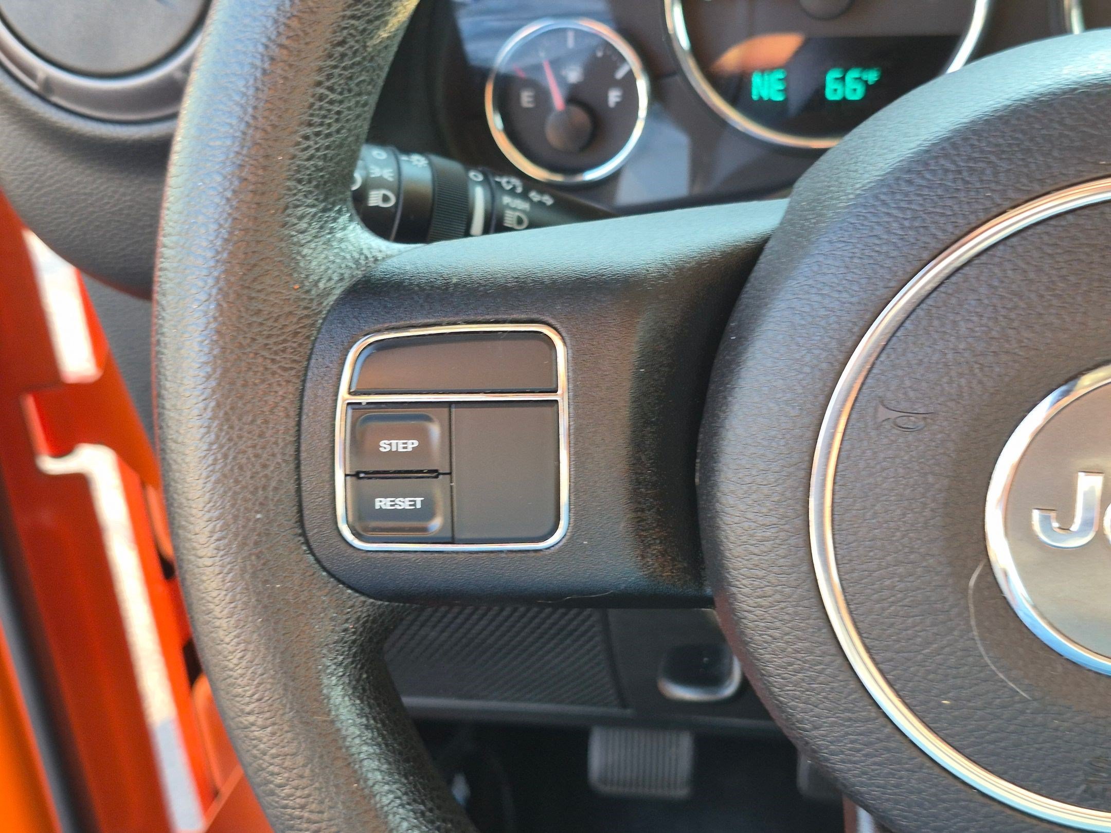 Used 2013 Crush Clearcoat Jeep Sport image 17