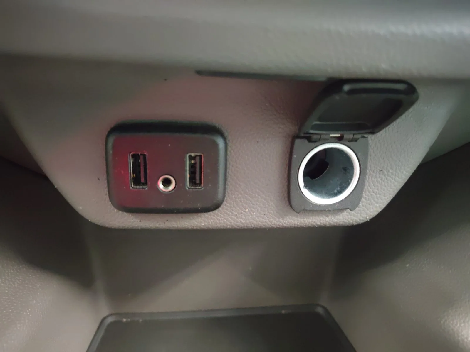 Used 2018 Cajun Red Tintcoat Chevrolet LT Cloth image 18