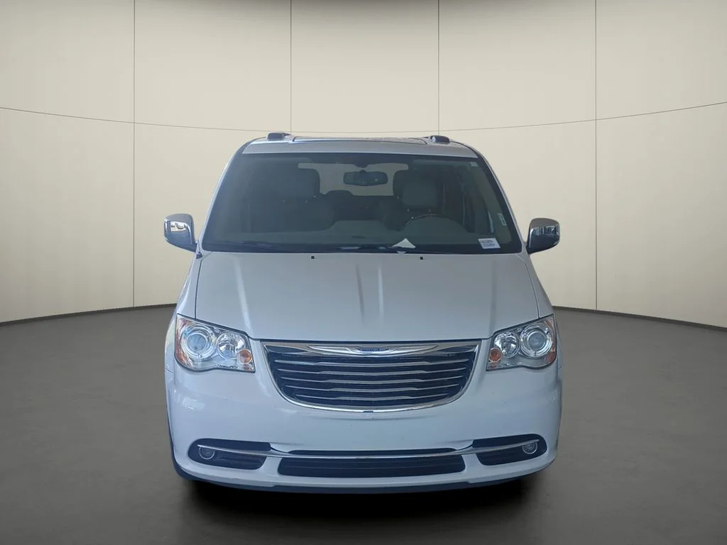 Used 2016 White Chrysler Limited image 2