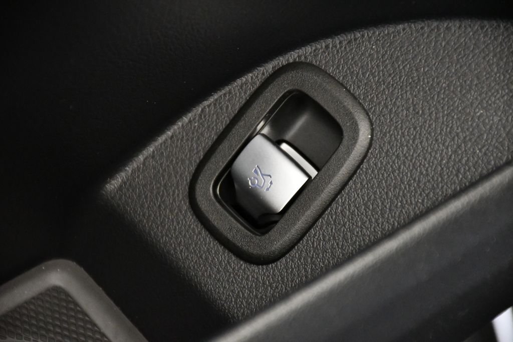 2025 Mercedes-Benz GLC AMG GLC43 - Photo 33