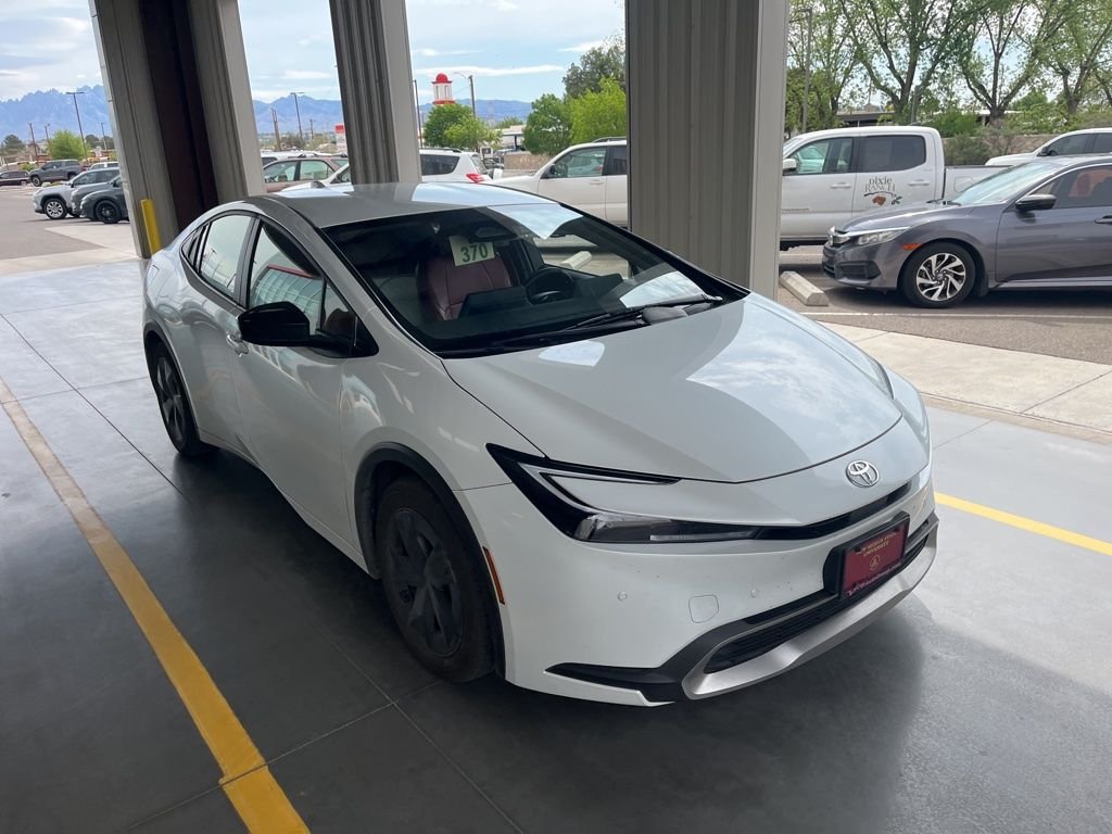2024 Toyota Prius Prime SE's photo