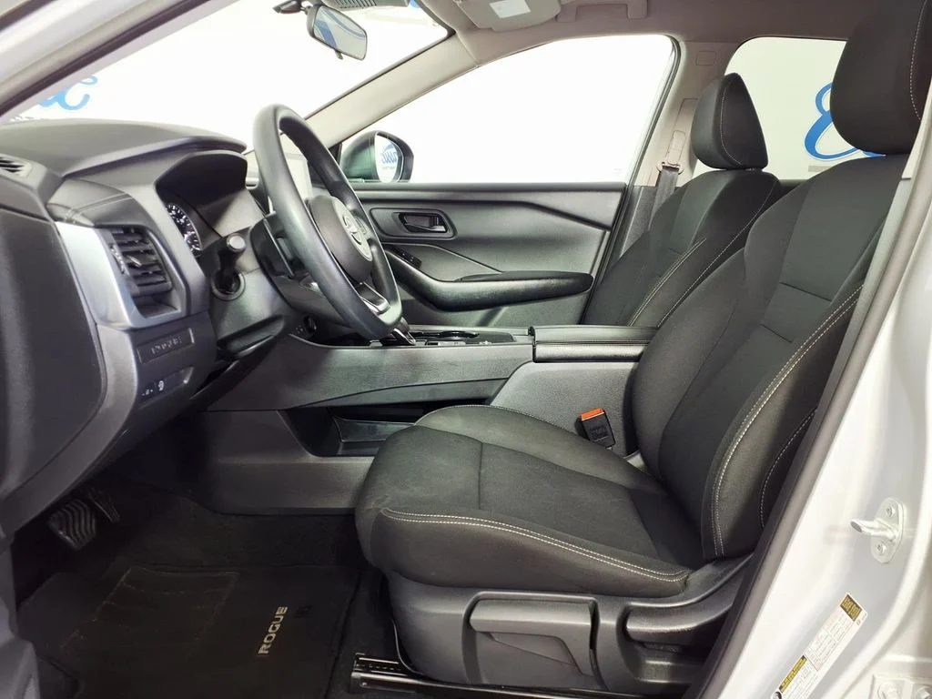 Used 2024 Silver Nissan S image 8