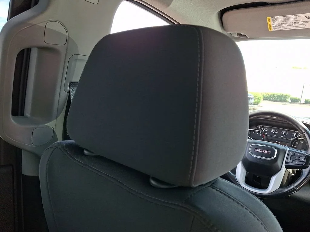 Used 2021 SUMMIT WHITE GMC Elevation image 10