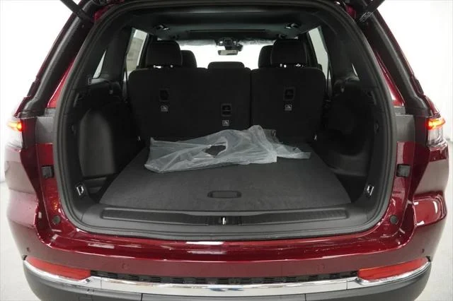 New 2026 Velvet Red Pearl-Coat Exterior Paint Jeep Laredo X image 31