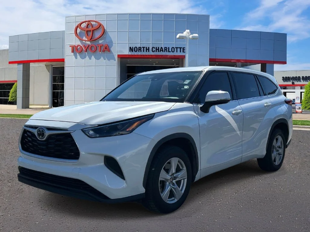 Used 2022 Beige Toyota L image 5