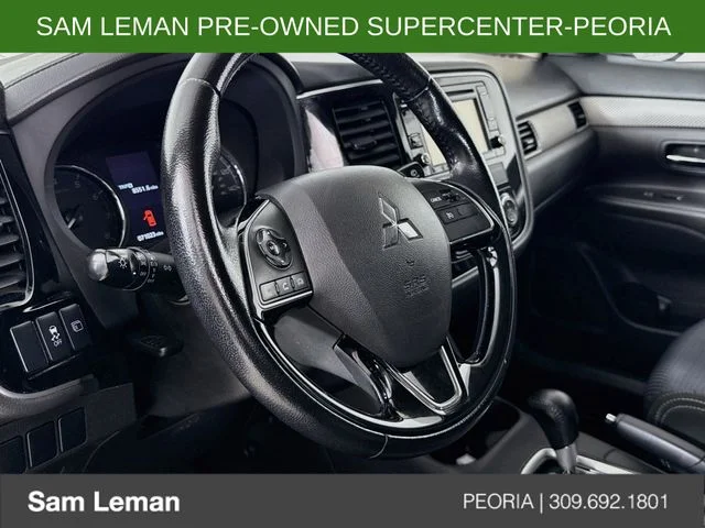 Used 2016  Mitsubishi  image 11
