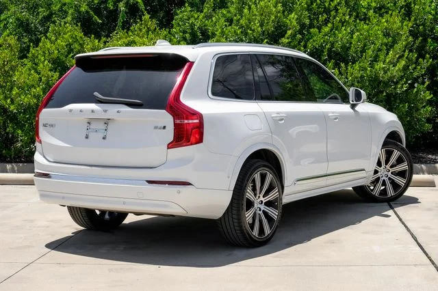 Used 2024 Crystal White Volvo Ultimate image 9