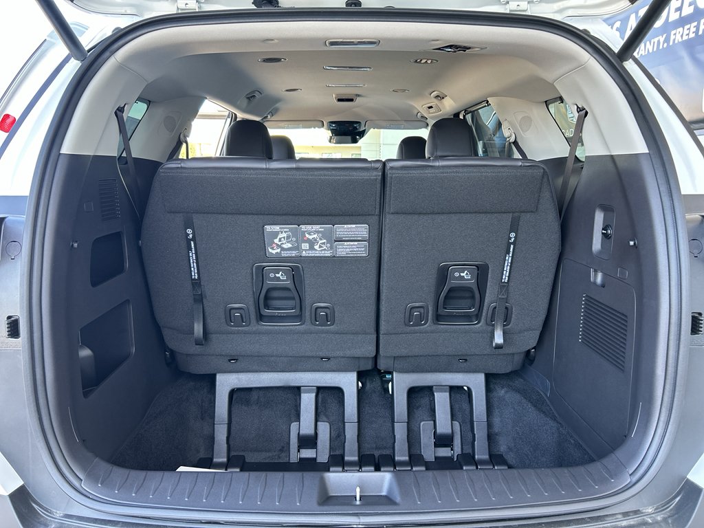 New 2026 Snow White Pearl Kia EX image 14