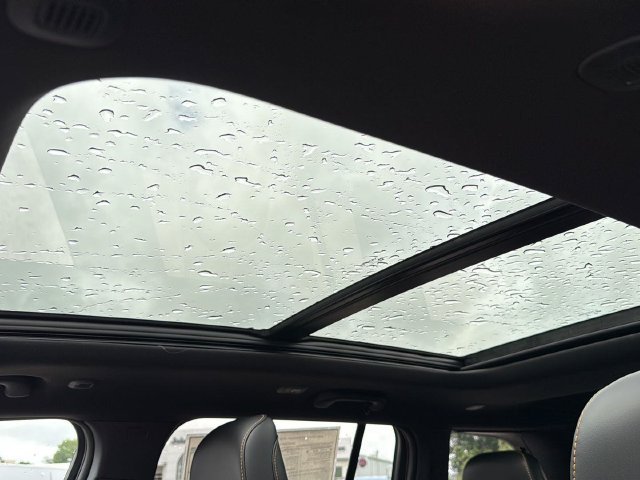 New 2026 Bright White Clear-Coat Exterior Paint Jeep  image 5