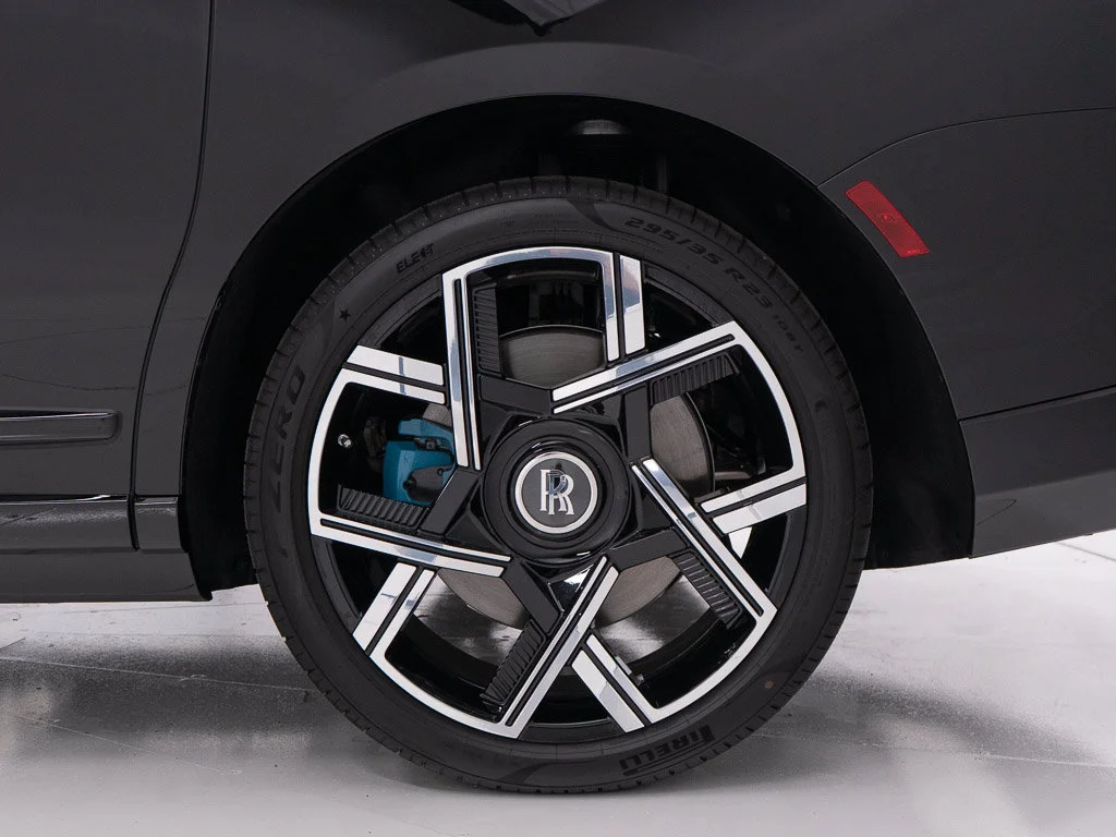 New 2027 Black Diamond Rolls-Royce  image 50