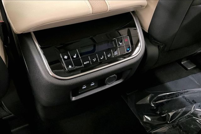 New 2026 Coulis Red Pearl Nissan Platinum Reserve image 23