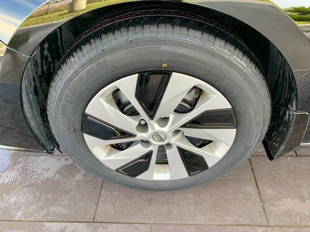Used 2023 Black Nissan 2.5 S image 10