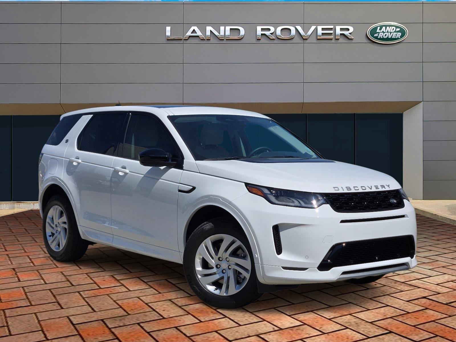 2025 Land Rover Discovery Sport 2.0 S's photo