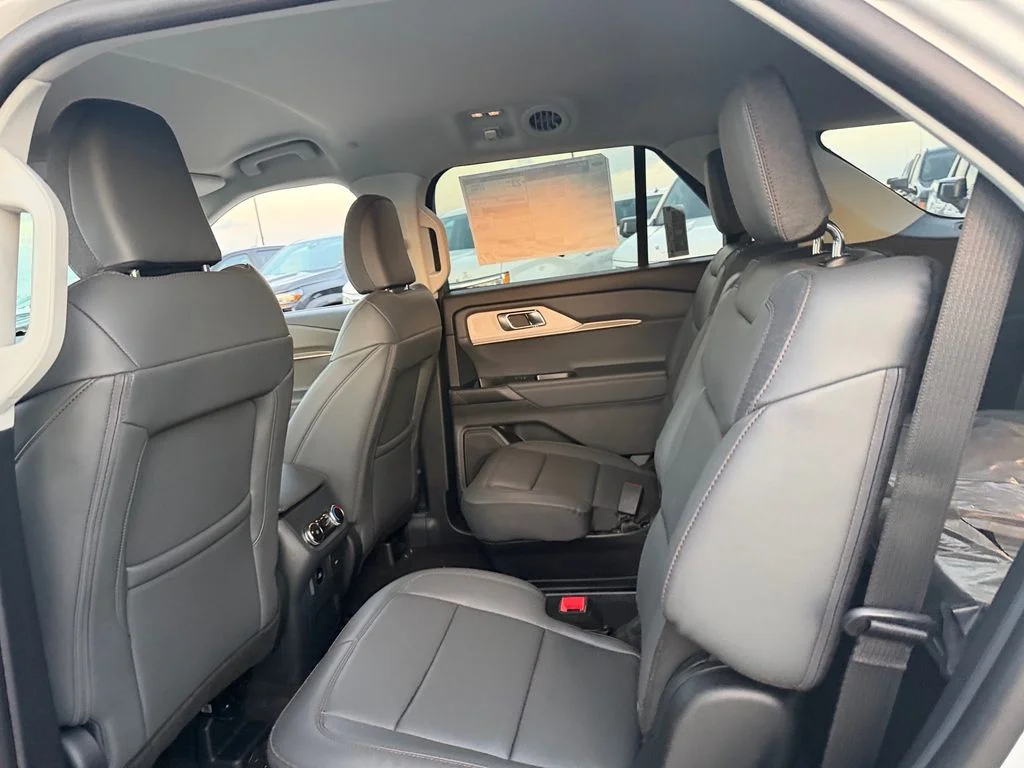 New 2026 Space White Metallic Ford Active image 7