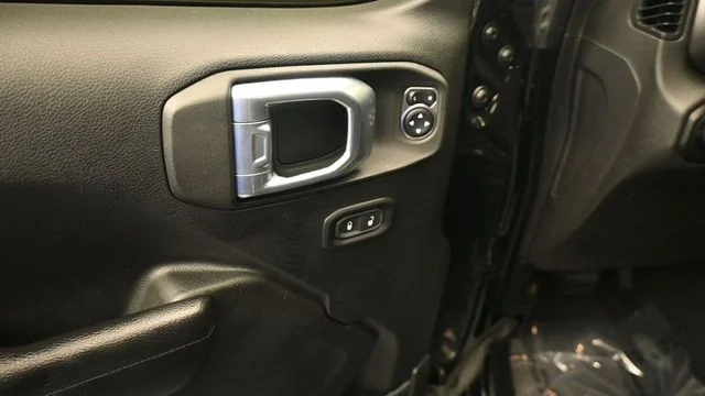 Certified Used 2021 Black Clearcoat Jeep Sport image 14
