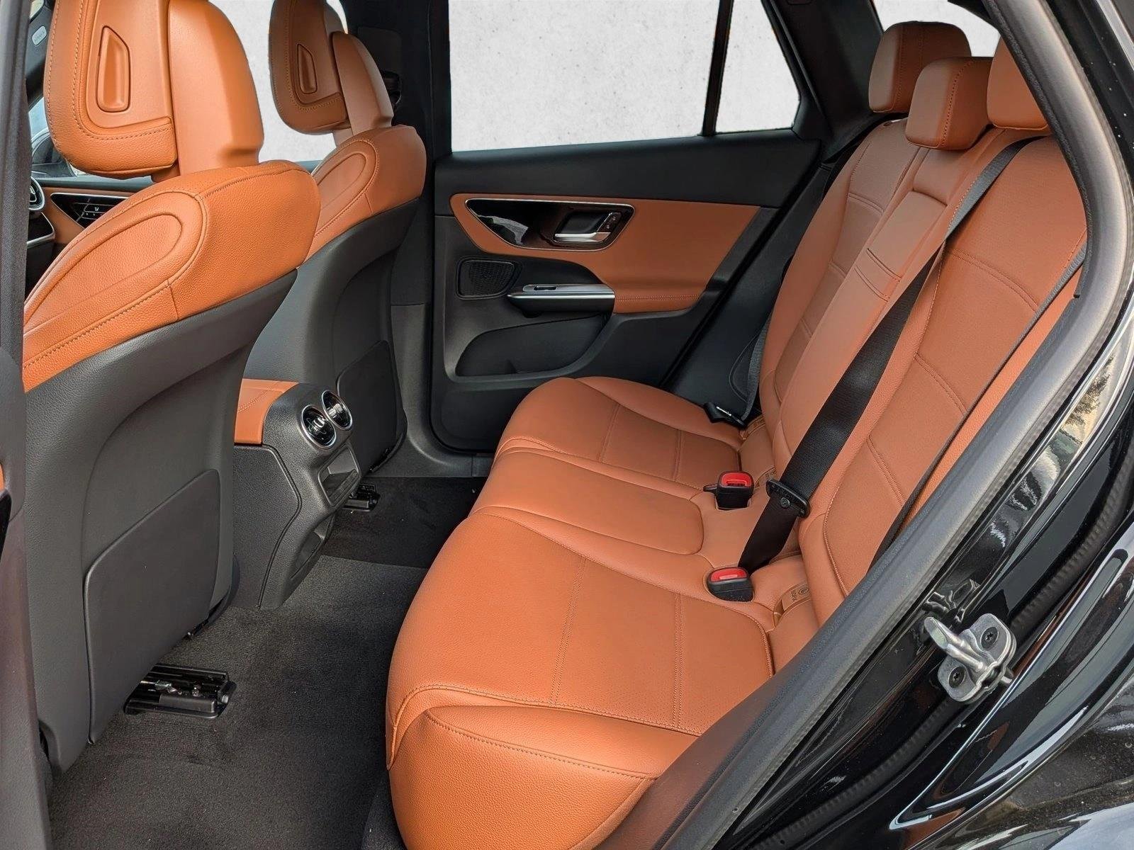 New 2026 Obsidian Black Metallic Mercedes-Benz GLC300 image 16