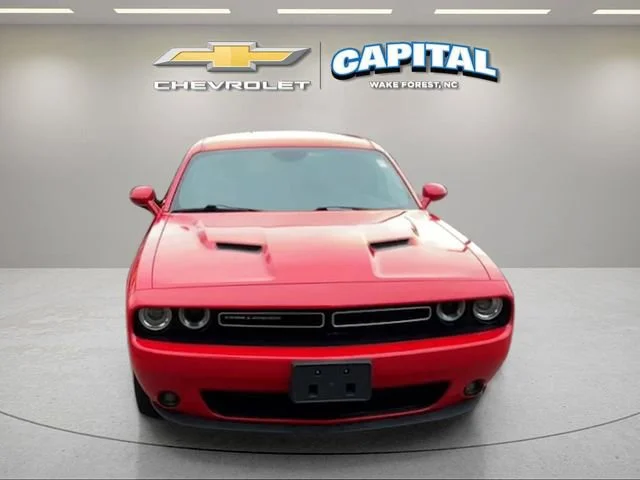 Used 2020 Red Dodge SXT image 8