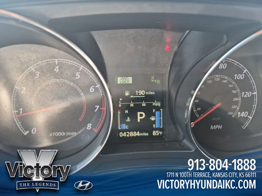 Used 2024  Mitsubishi 2.0 SE image 16