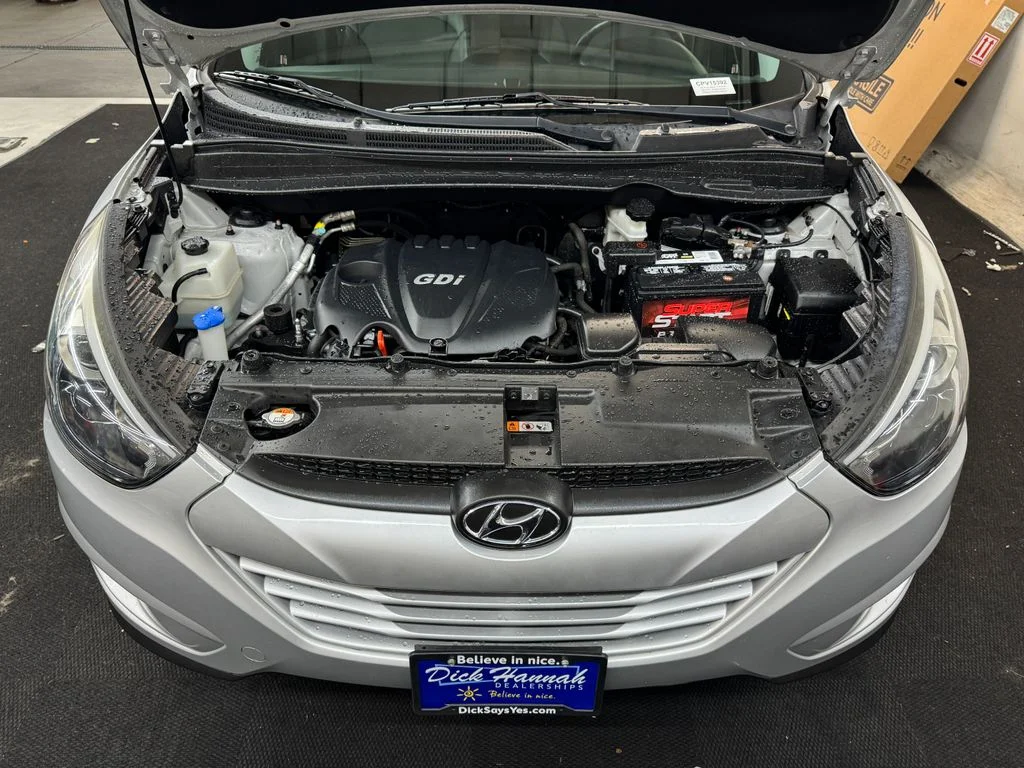 Used 2014 Silver Hyundai SE image 11