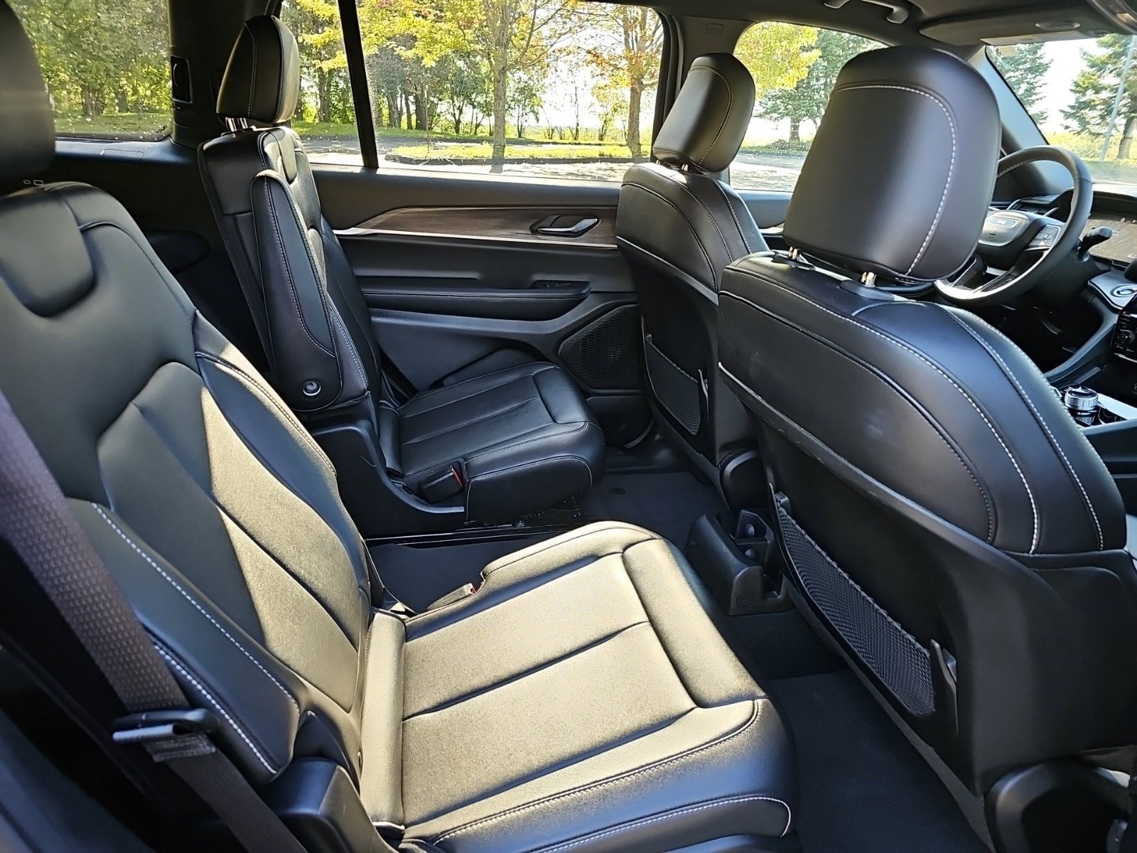 Certified Used 2024 Midnight Sky Jeep Limited image 14