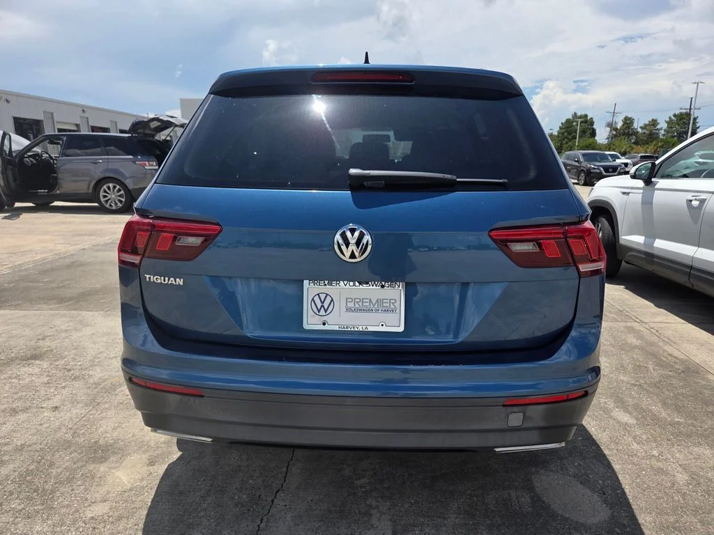 Certified Used 2020 Blue Volkswagen 2.0T S image 4