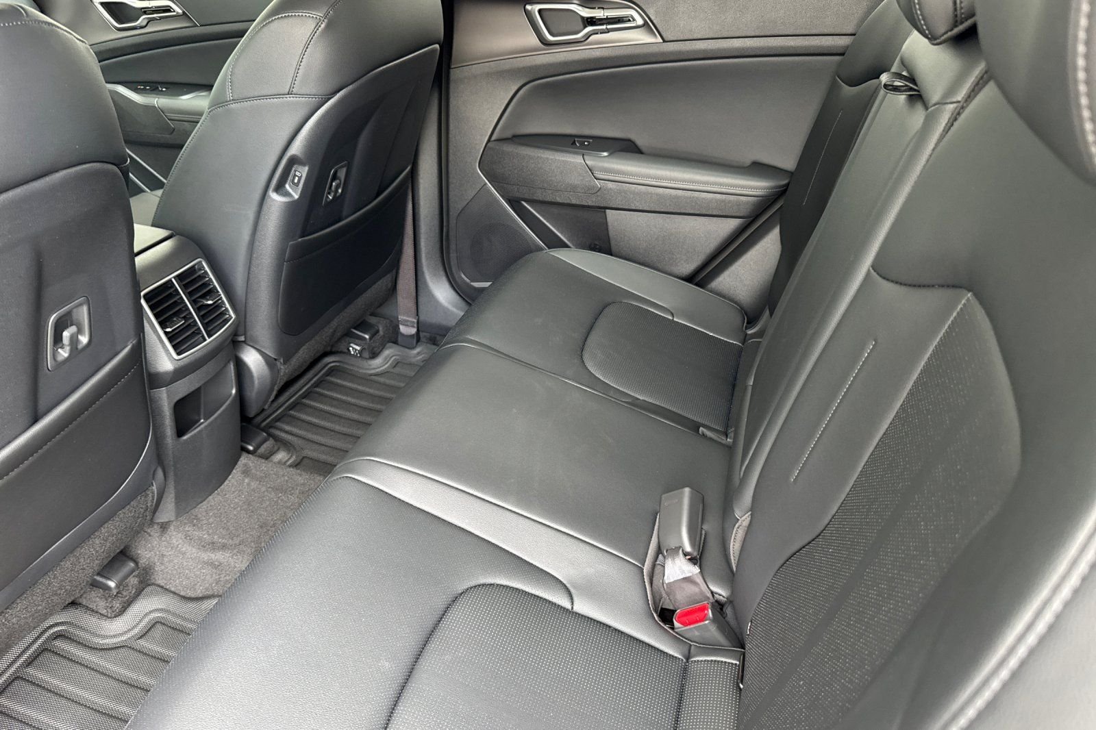 2026 Kia Sportage EX Hybrid - Photo 8