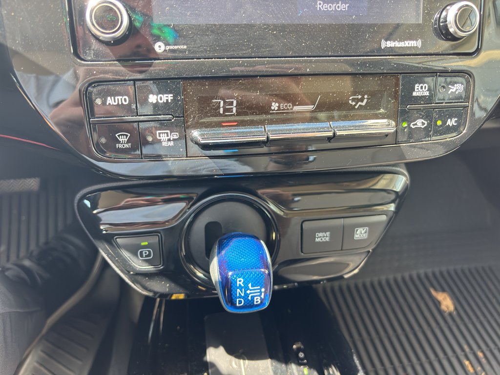 Used 2022 Wind Chill Pearl Toyota XLE image 5