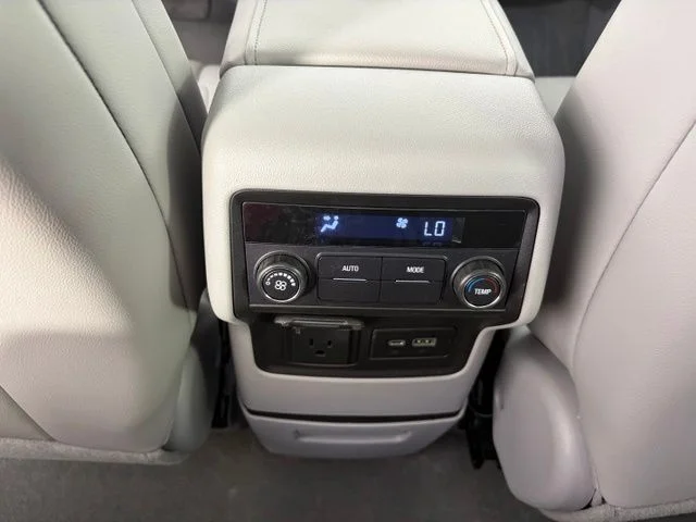 Used 2023 White GMC SLT image 40