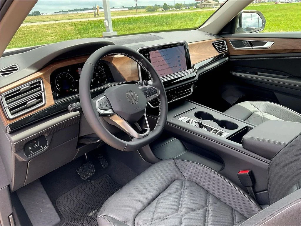 New 2026 White Volkswagen 2.0T SE image 31