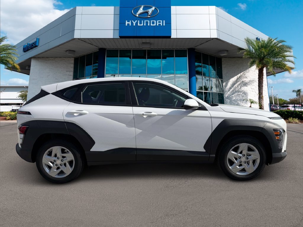 New 2027 White Hyundai SE FWD image 43
