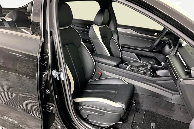New 2026 Aurora Black Pearl Kia GT-Line AWD image 11