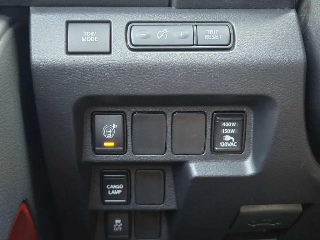Used 2024 White Nissan PRO-X image 25