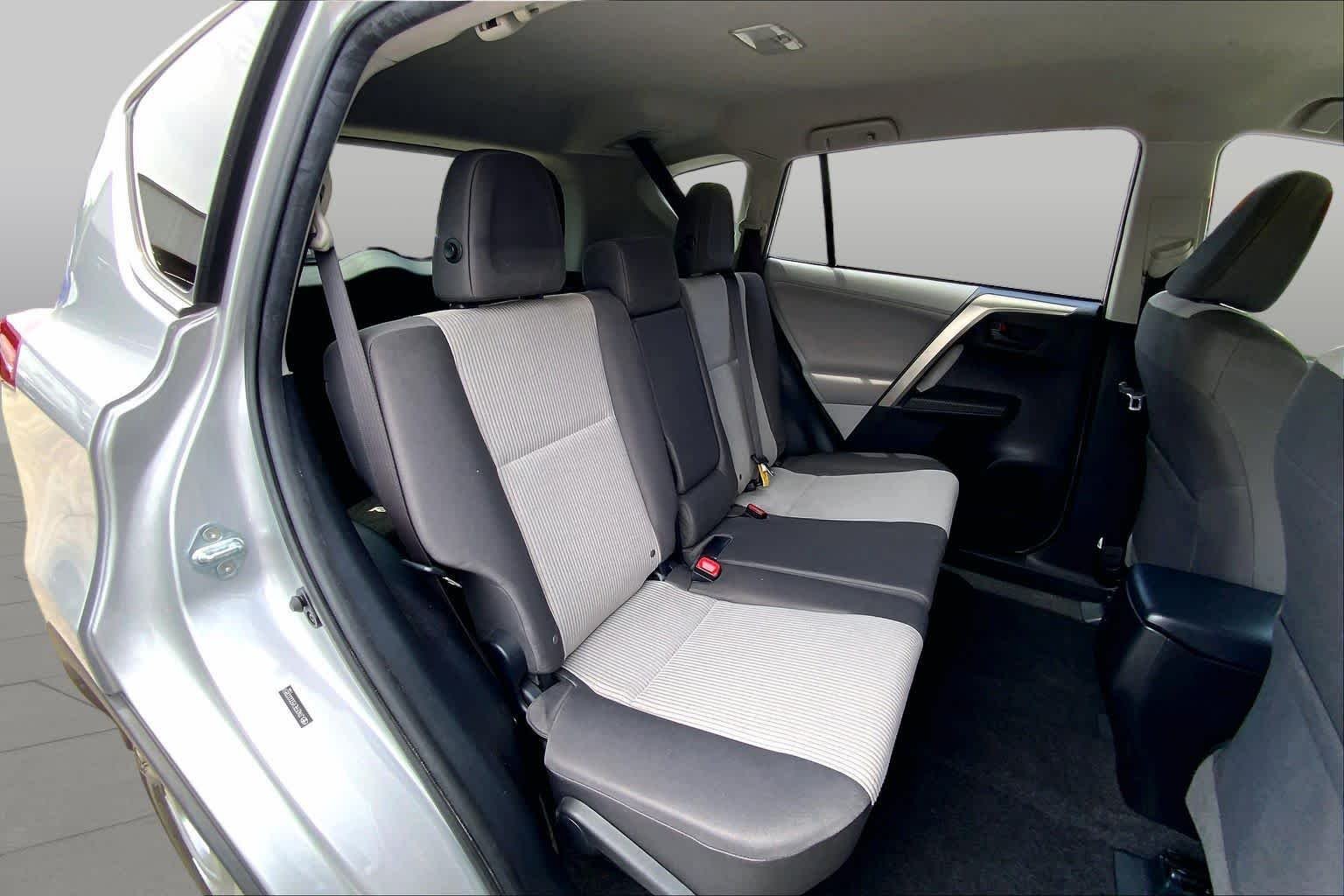 Used 2013 Classic Silver Metallic Toyota LE image 20