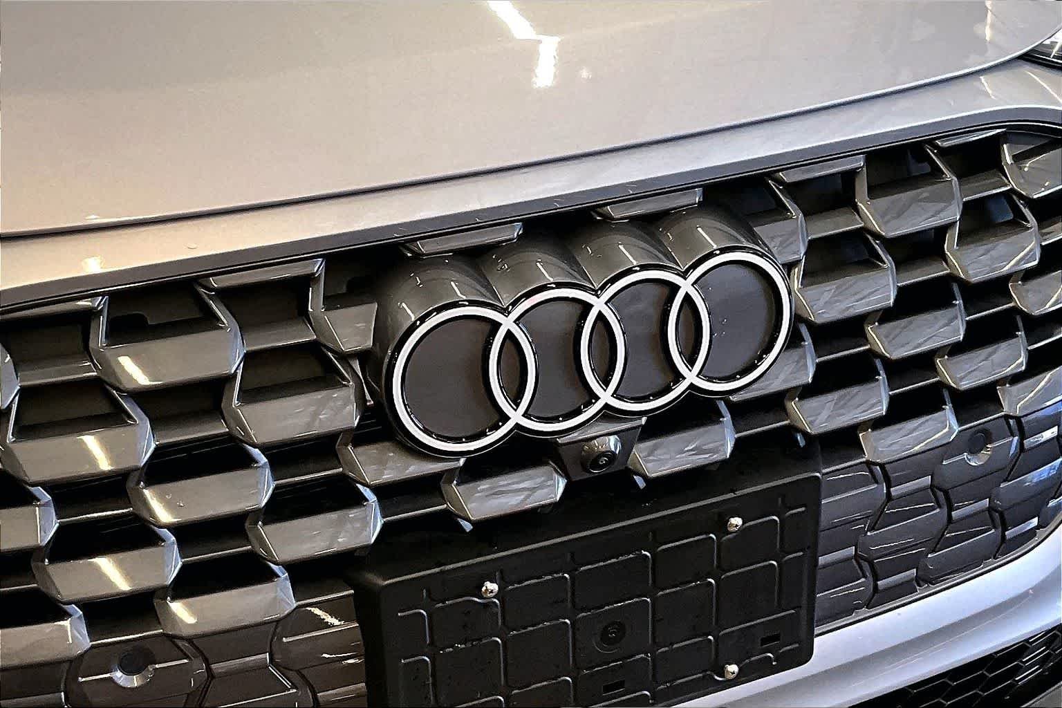 Used 2025 Florett Silver Metallic Audi Premium Plus image 30