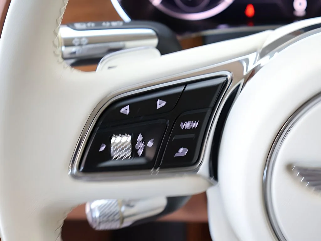 Used 2024 Onyx Metallic Bentley V8 image 30