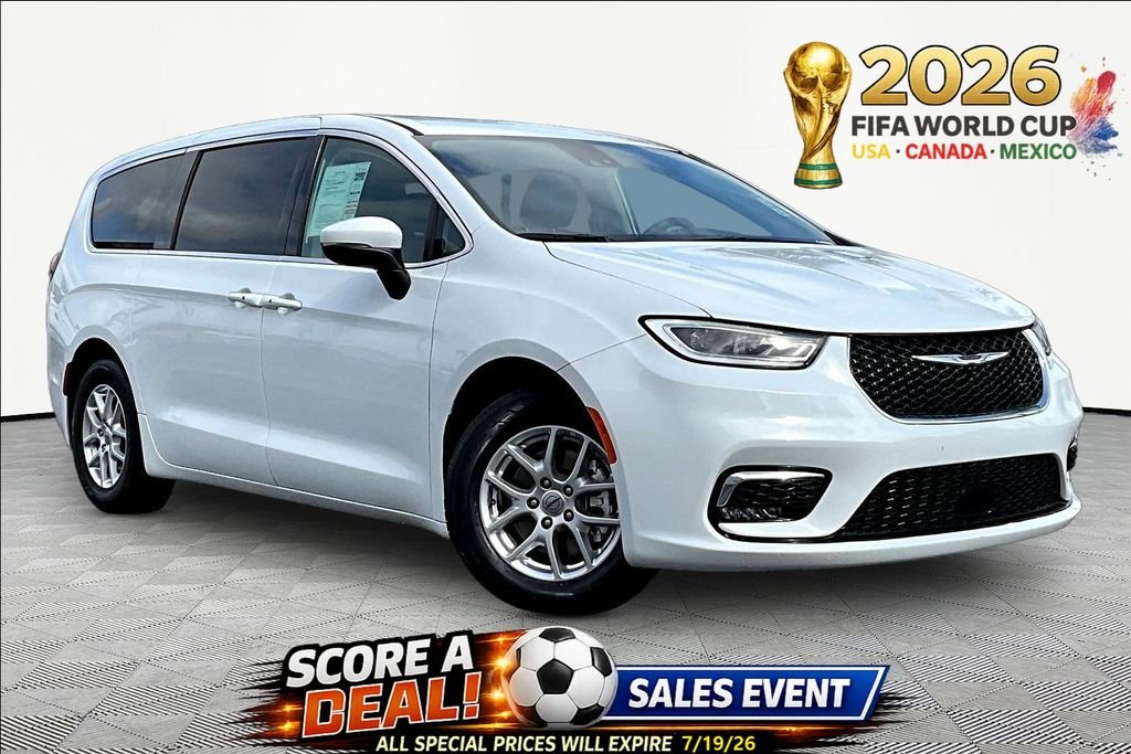 Used 2023 White Chrysler Touring L image 1