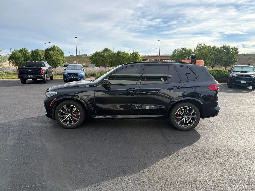 Used 2022 Carbon Black Metallic BMW xDrive40i image 2