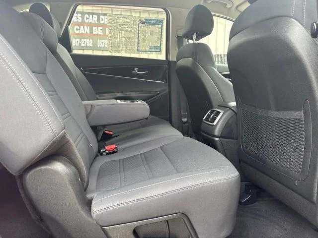 Used 2018 Red Kia LX image 14