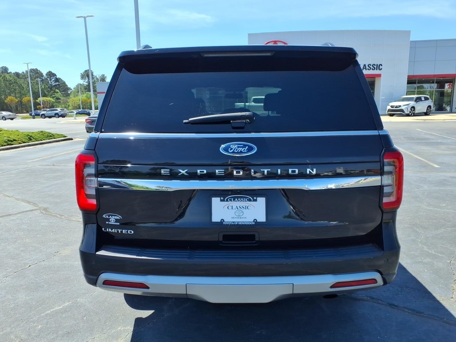 Used 2024  Ford Limited image 13
