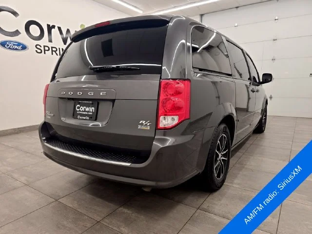 Used 2016 Granite Crystal Clearcoat Metallic Dodge R/T image 5