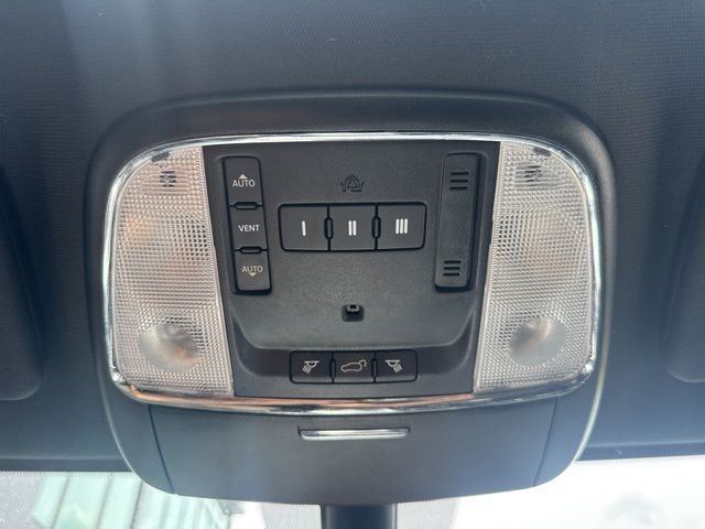 Used 2015 Black Jeep Altitude image 19