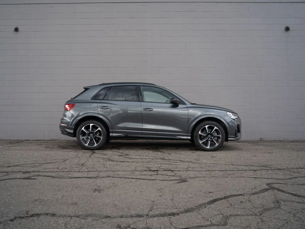 Used 2025 Gray Audi Premium Plus image 8