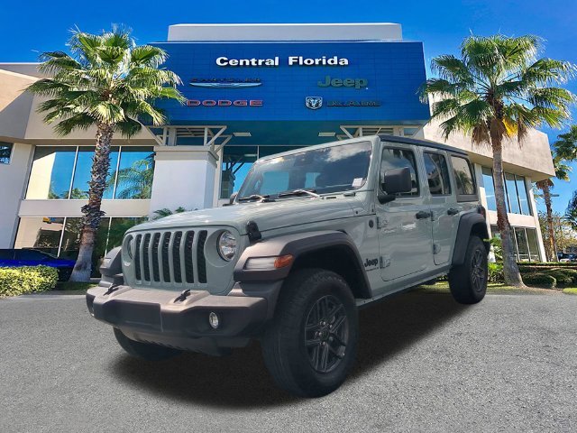 Certified Used 2024  Jeep Sport S image 9