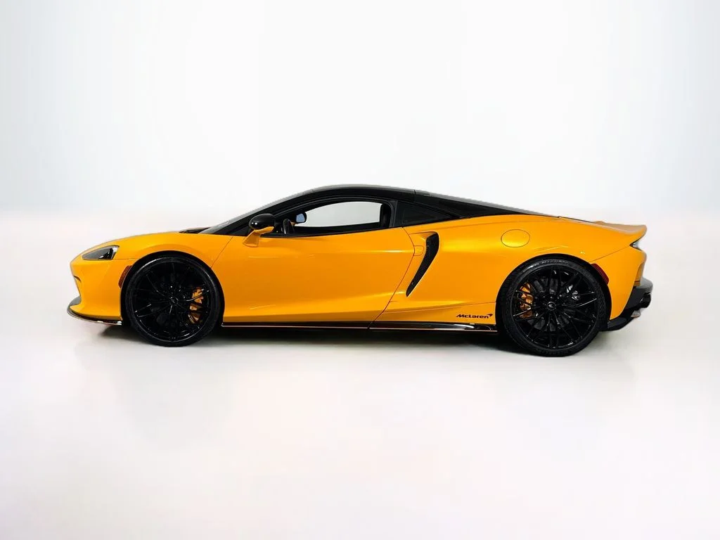 Certified Used 2023 McLaren Orange McLaren  image 2