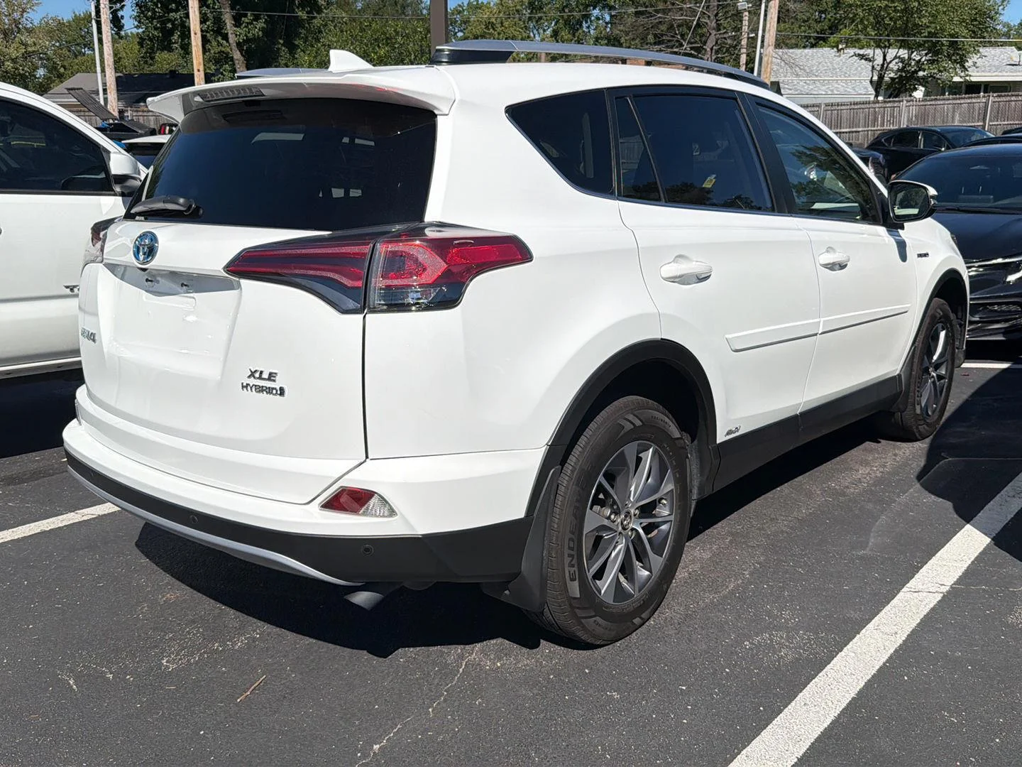 Used 2016 Super White Toyota XLE image 4