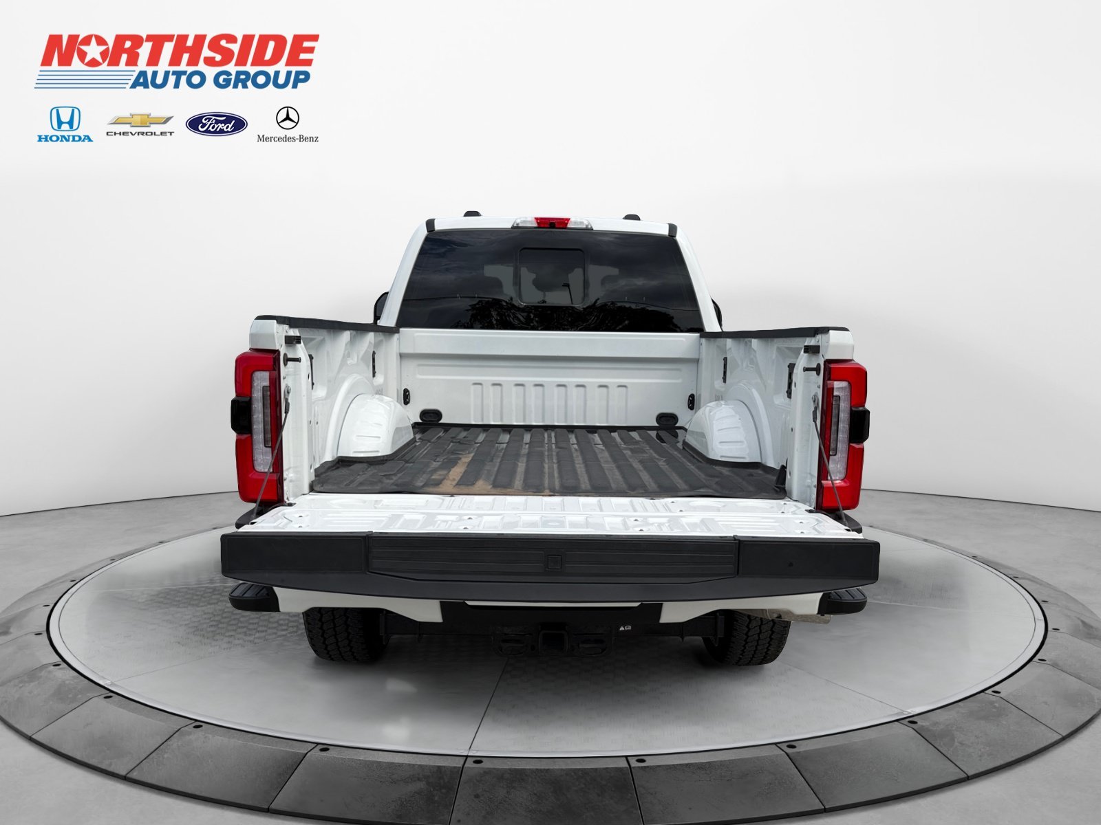 Used 2025 Star White Metallic Tri-Coat Ford Platinum image 19