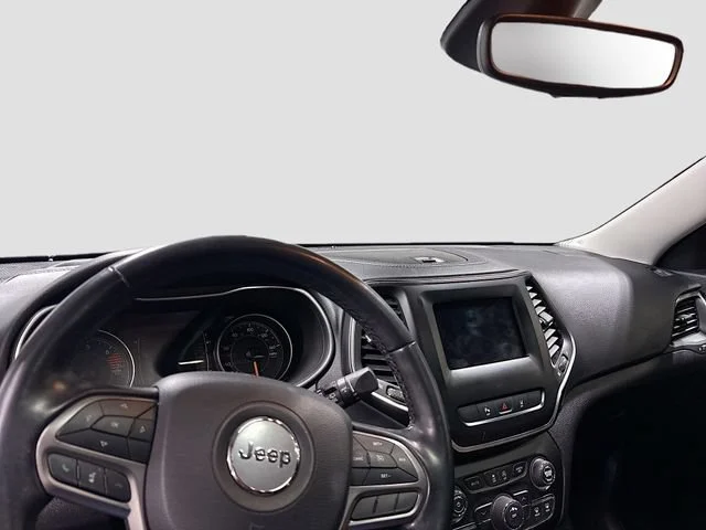 Used 2021  Jeep Latitude Plus image 10