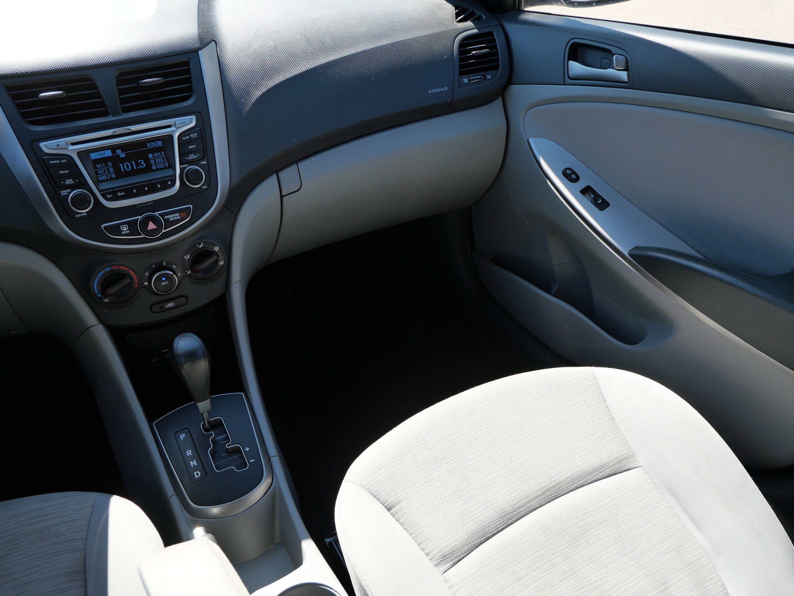 Used 2017 Century White Hyundai SE image 11